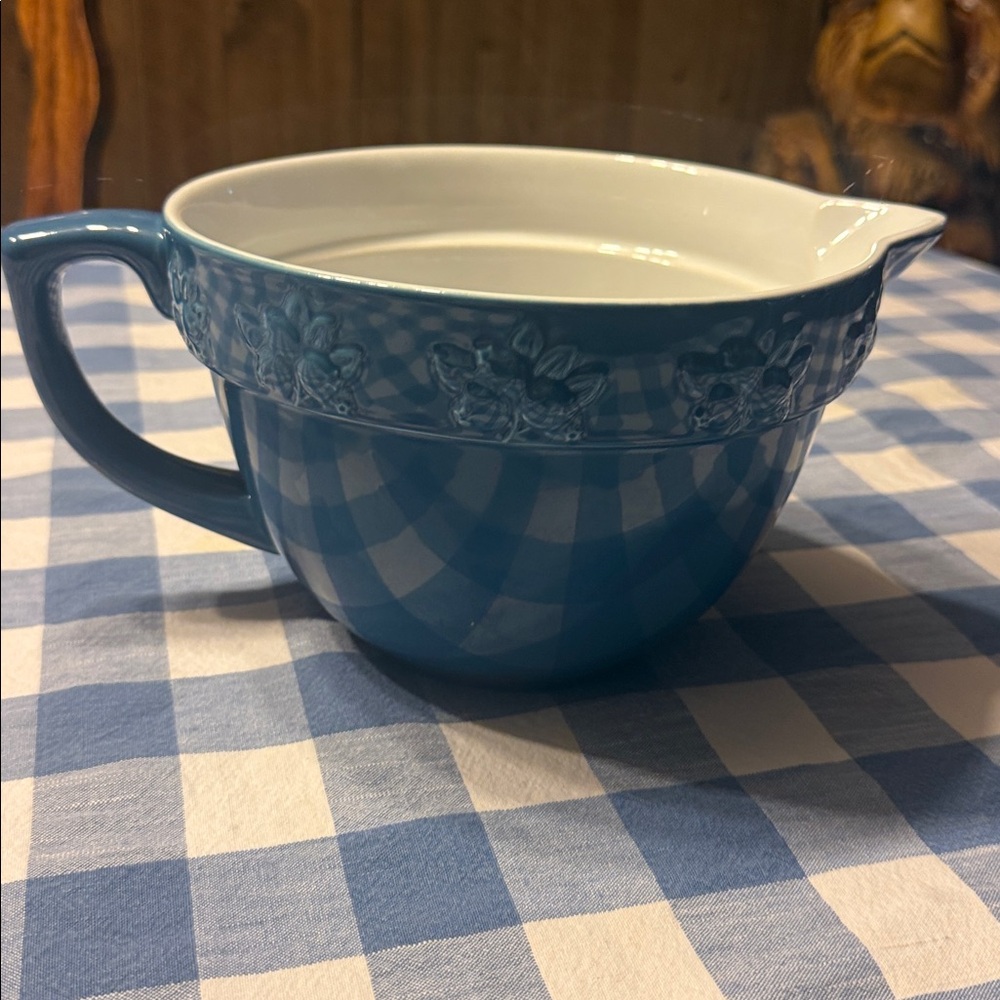 Stonewall Kate Williams mixing bowl